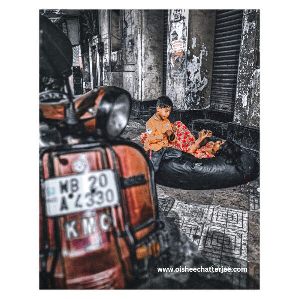 Poor Children of India: the photo